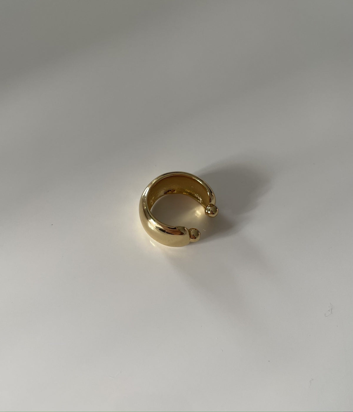 Earcuff Liso · Dorado